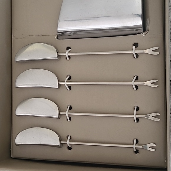 NEW - Pier 1 Appetizer "Hors d'oeuvre" Picks and Holder - Picture 3 of 11